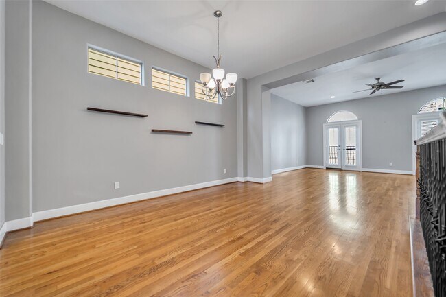 Building Photo - 542 Bomar St