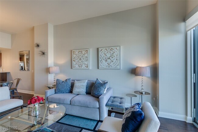 Building Photo - 150 S Las Vegas Blvd