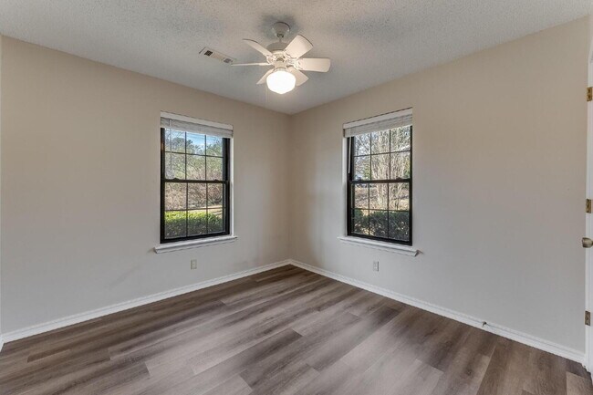 Building Photo - East Fayetteville 3-Bedroom Home with Granite Touches & Cozy Fireplace!"