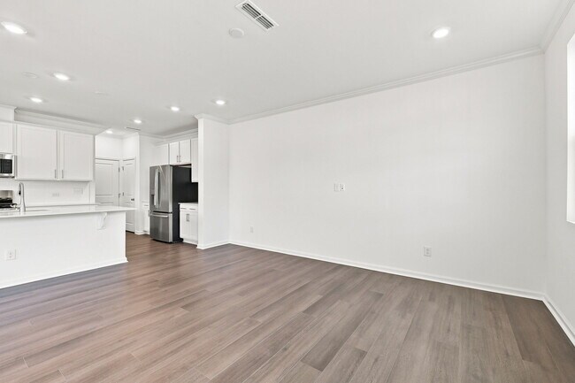 Building Photo - 219 Deercroft Dr