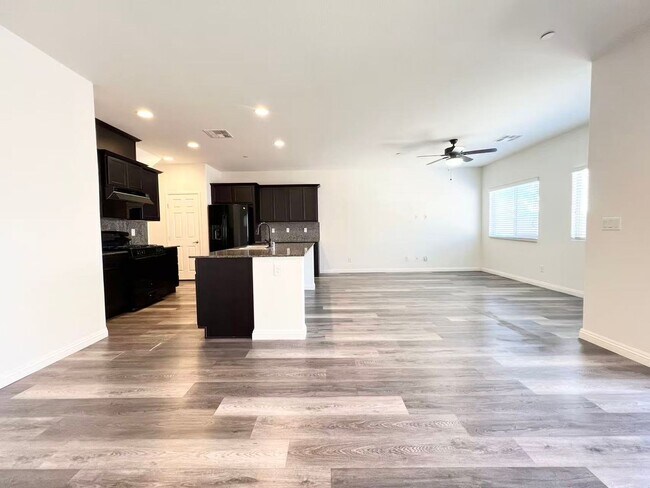 Building Photo - Modern two-story single-family home