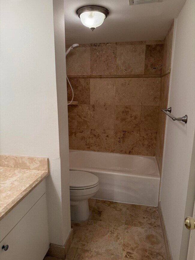 Building Photo - 21906 Lake Forest Cir