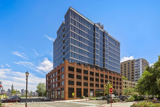 Building Photo - 1425 Hudson St