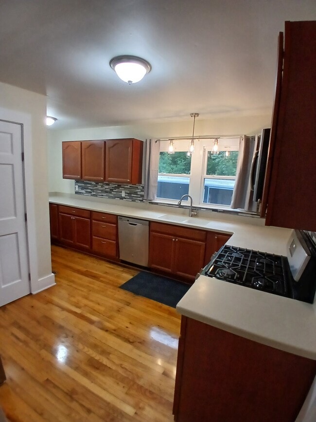 Building Photo - 3702 Armstrong Rd