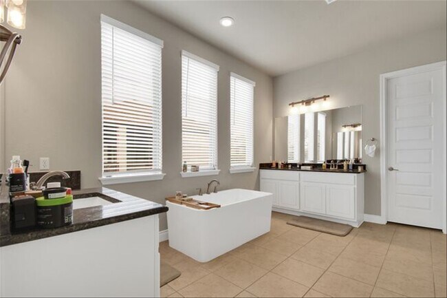 Building Photo - 421 Chinkapin Trail