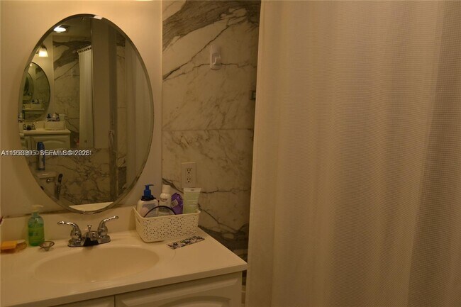 Building Photo - 3850 Galt Ocean Dr