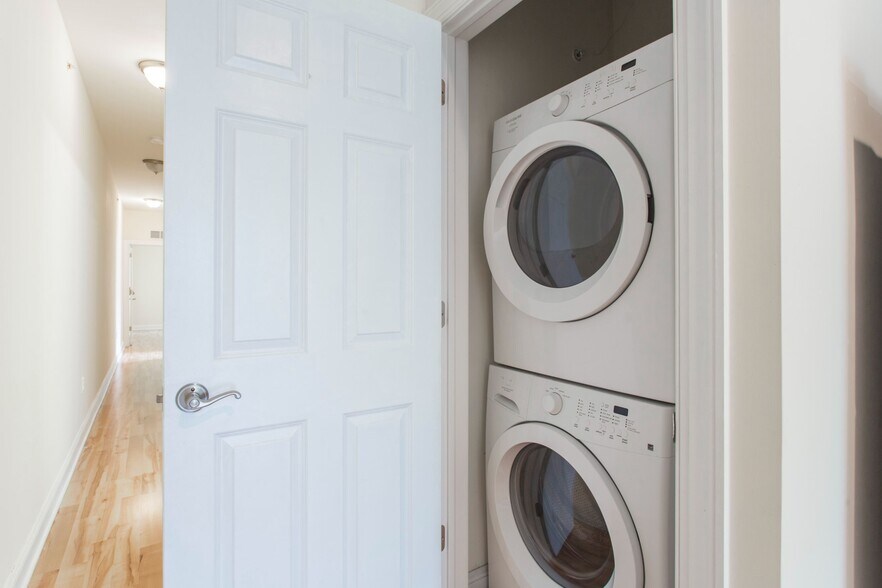 Building Photo - 1935 N 7th St