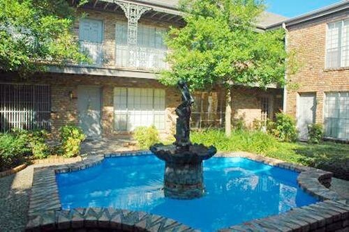 Building Photo - 2313 Fountain View Dr