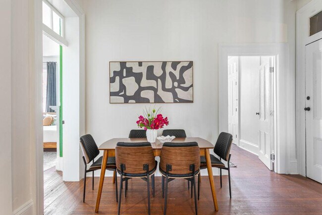 Building Photo - 715 St Charles Ave