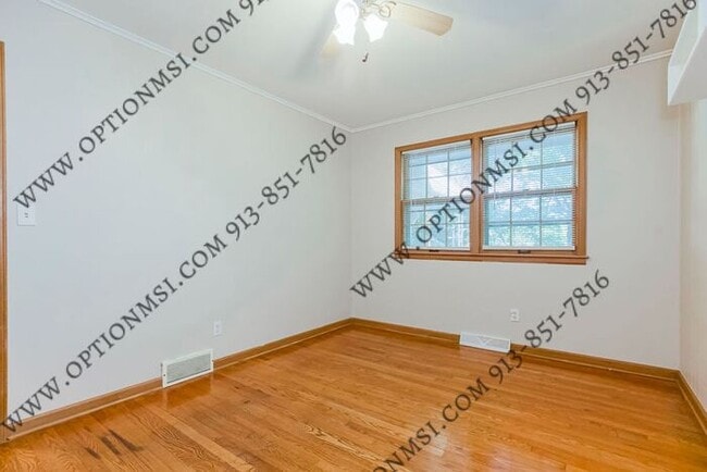 Building Photo - Close to downtown OP!!! Includes Water, El...