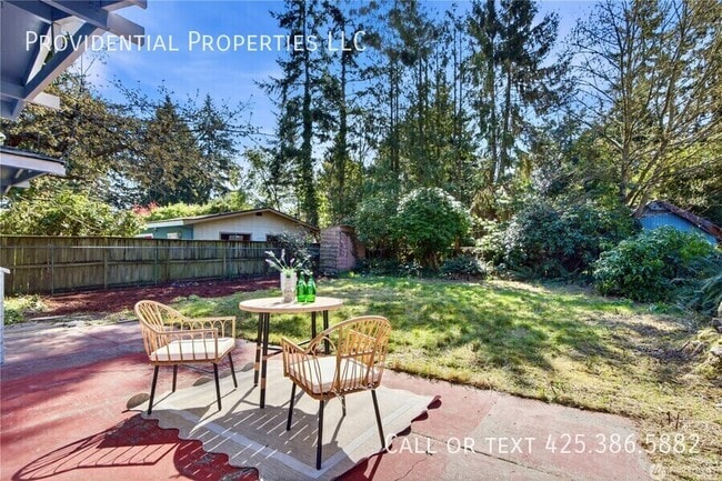 Building Photo - 527 N 200th St