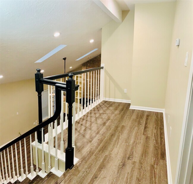 Building Photo - 14135 Sandfield Dr