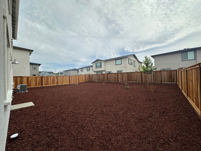 Building Photo - 2824 Wrangell St