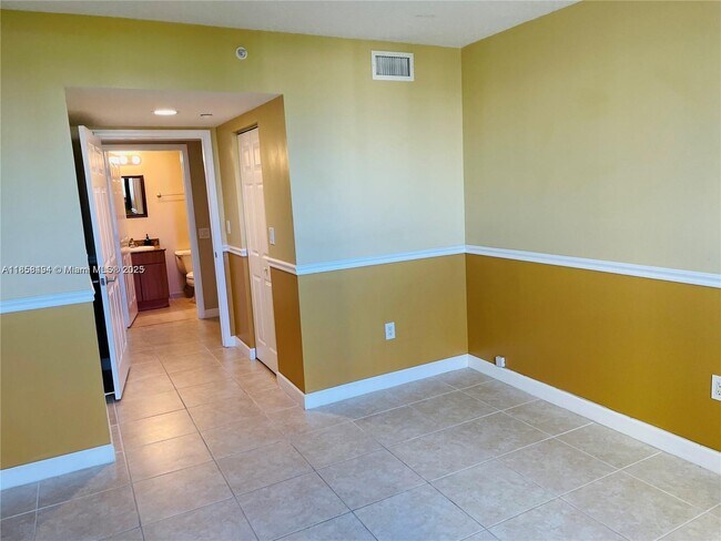 Building Photo - 201 Golden Isles Dr