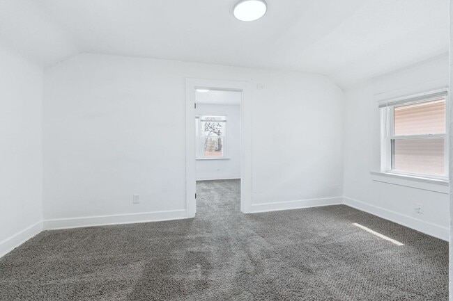 Building Photo - Modernized 3-Bedroom w/ New Furnace