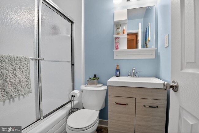 Building Photo - 7716 Tiverton Dr