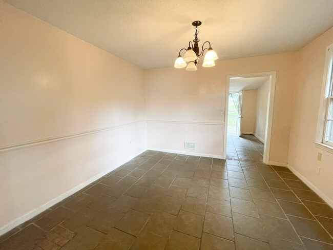 Building Photo - 331 Woodberry Rd