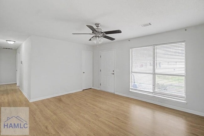 Building Photo - 799 Wildwood Dr