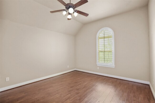 Building Photo - 28902 Davenport Dr