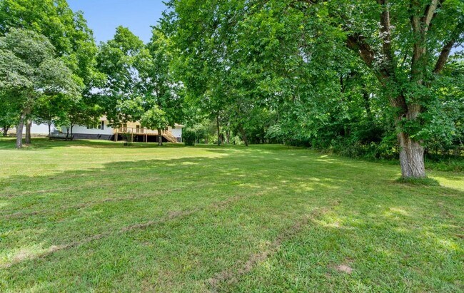 Building Photo - Lake House Rental