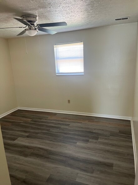 Building Photo - Pennacook Pointe