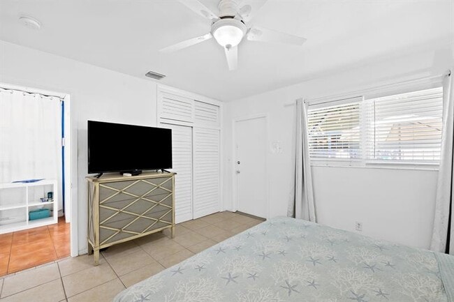 Building Photo - 415 SW 16th St