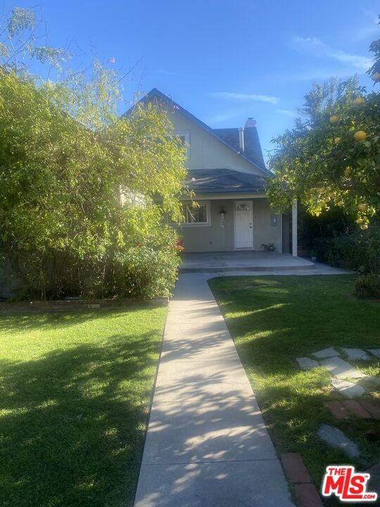 Building Photo - 125 N Palm Dr