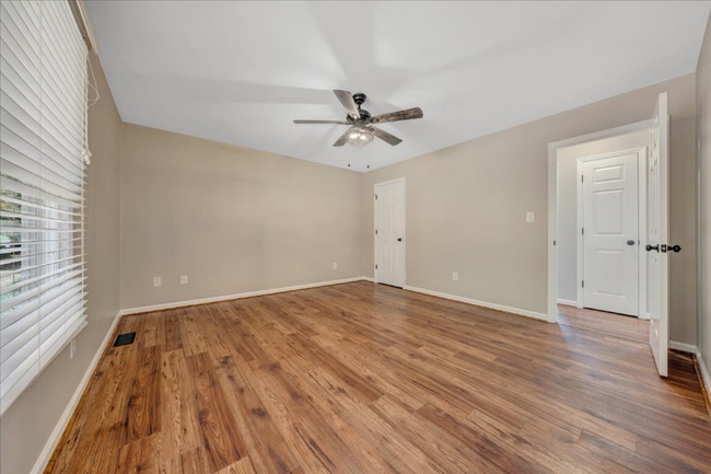 Building Photo - 5184 Orchard Hill Dr