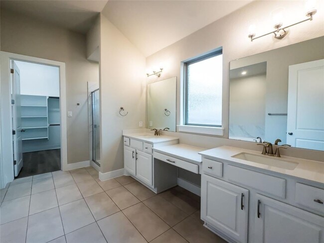 Building Photo - 337 Alicante Ln