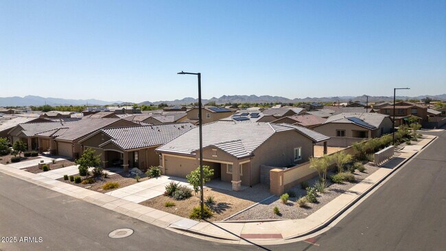 Building Photo - 25847 W Winston Dr