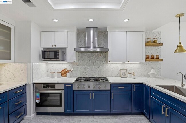 Building Photo - 4773 Ridgewood Dr