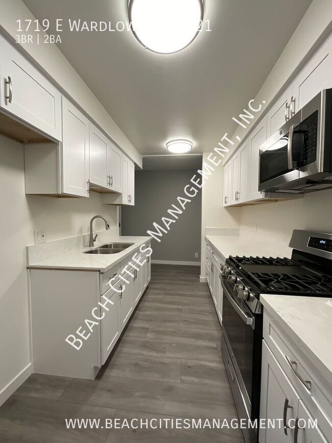 Building Photo - 3-Bedroom, 2-Bathroom Remodeled Lower-Leve...