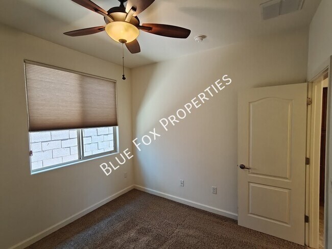 Building Photo - 12812 N Camino Vieja Rancheria