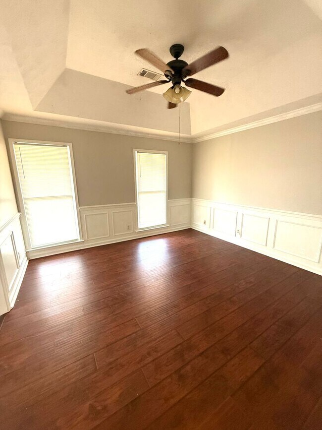 Building Photo - ** 4 Bed 2 bath located in Johnstown ** Ca...