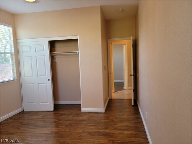 Building Photo - 1965 Digger Pine Dr