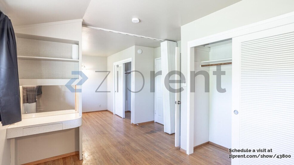 Building Photo - 3406 Sidney Square