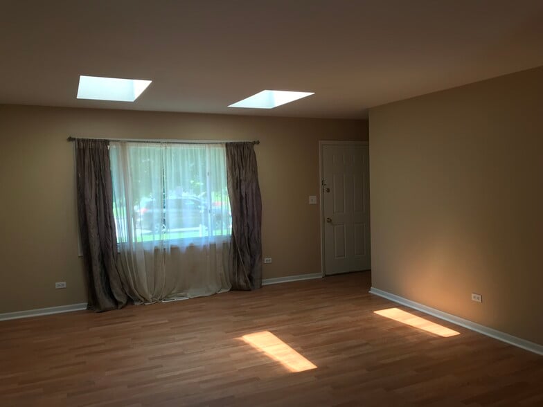 Building Photo - 524 Allanson Rd
