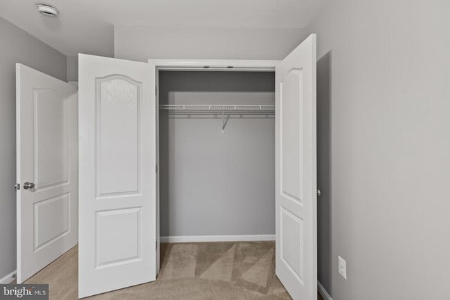 Building Photo - 1900 Lennox Dr