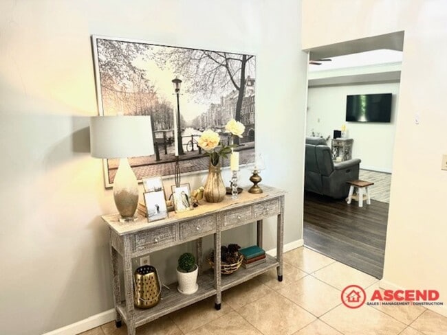 Building Photo - FULLY FURNISHED, Beautiful Home Located In...