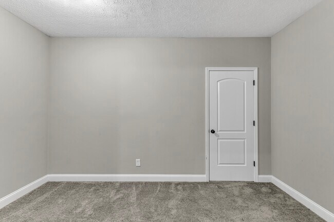 Building Photo - 345 Kenilworth Rd