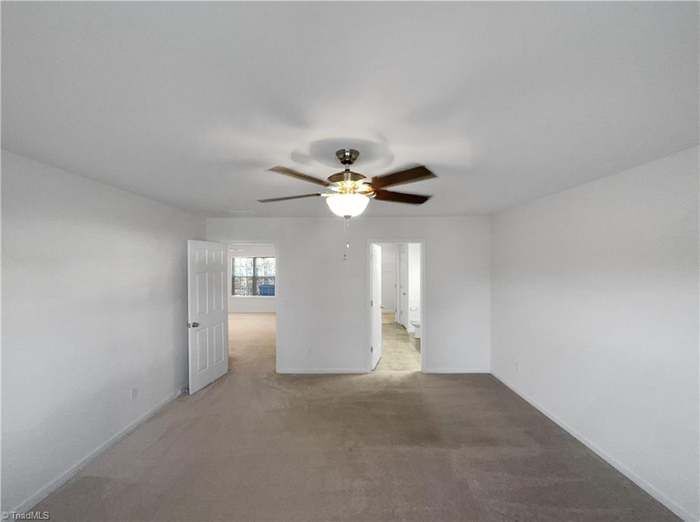 Building Photo - 2102 Longburn Dr