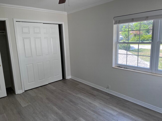 Building Photo - 2284 Bougainvillea St
