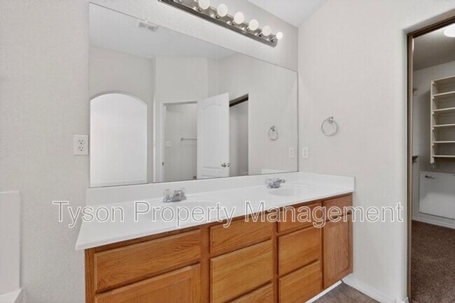 Building Photo - 9012 Sandy Spring Ave SW