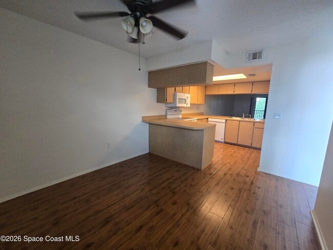 Building Photo - 515 Landings Way