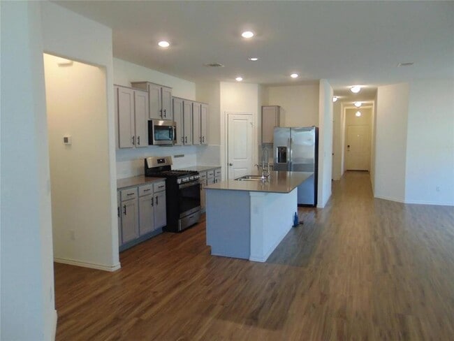 Building Photo - 181 Crystal River Rd