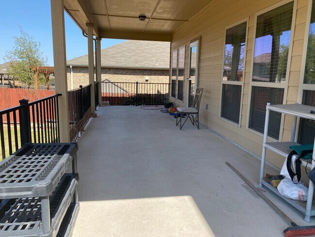 Building Photo - 3101 Christians Tee