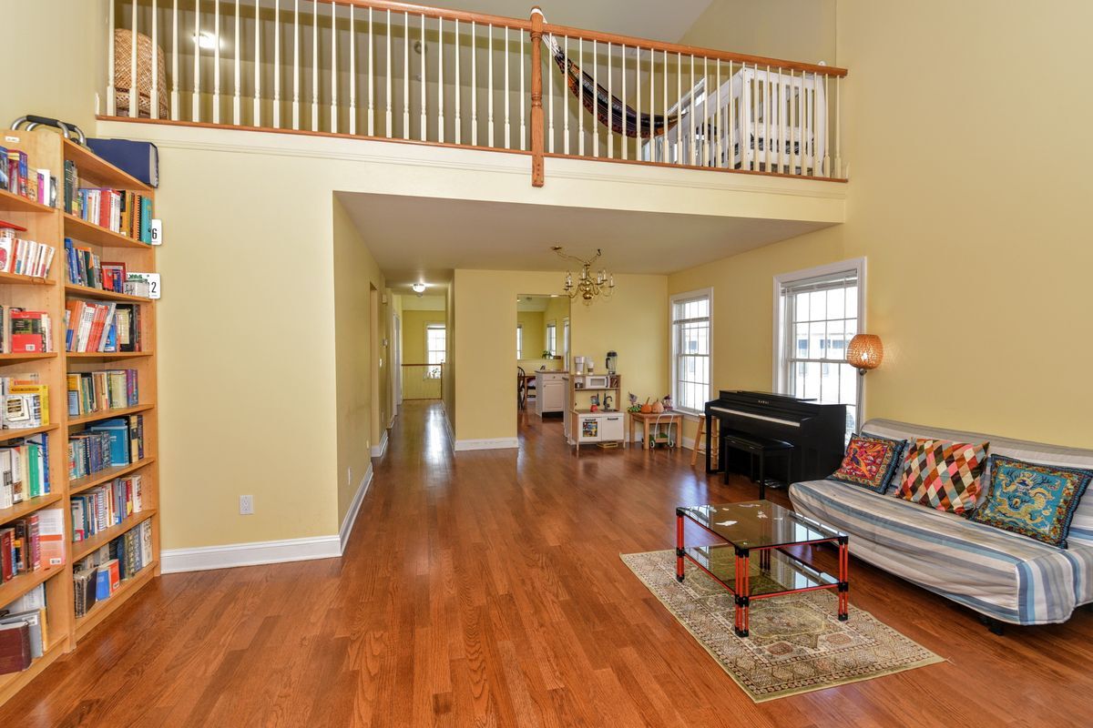 Building Photo - 66 Pheasant Run