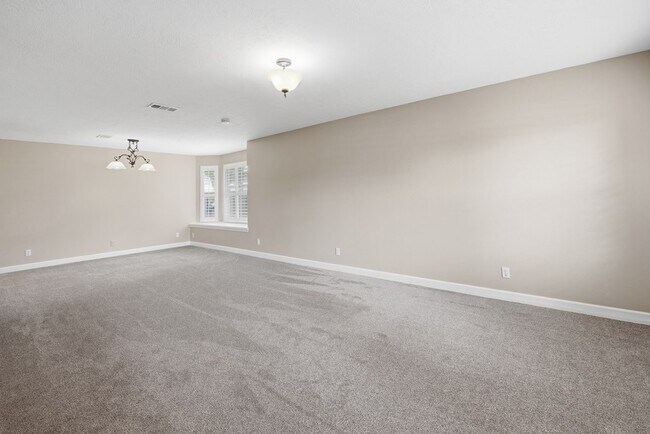 Building Photo - 37 Pinon Ct