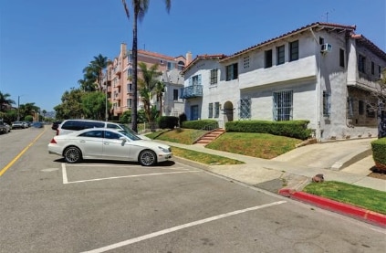 Building Photo - 360 S Cloverdale Ave