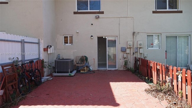 Building Photo - 331 NW 82nd Ave